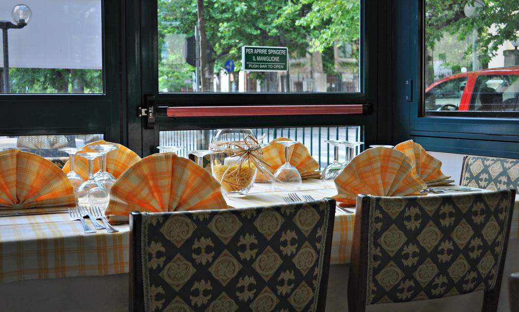 Hotel Butterfly Montecatini Terme Exterior foto